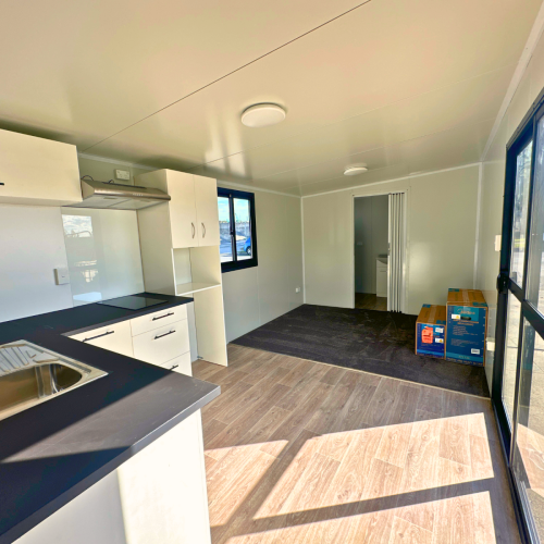 Self-contained portable cabin detail